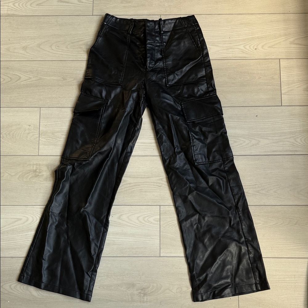 LEATHER PANTS